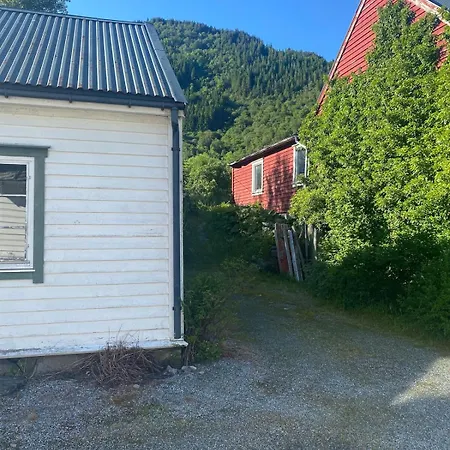 Cozy House Closw