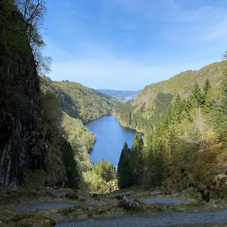 Cozy House Closw 别墅 *